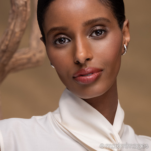 High-end beauty photo retouching example