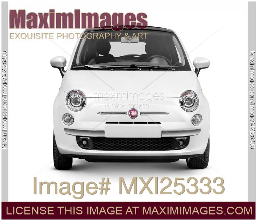 2010 Fiat Nuova 500 front view