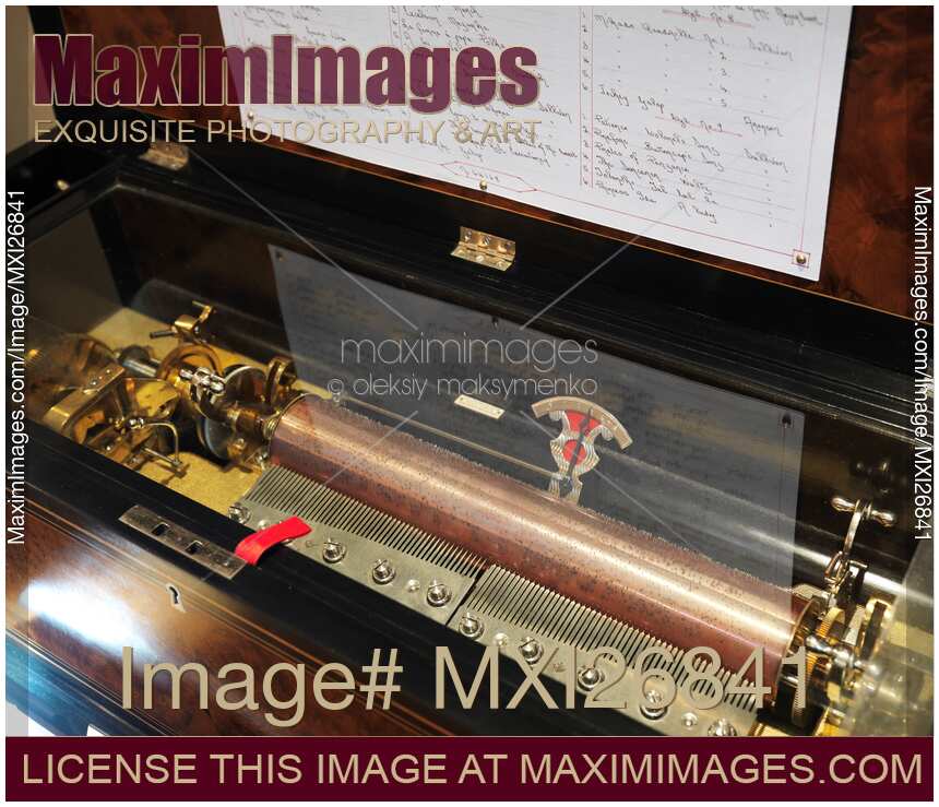 Antique cylinder phonograph