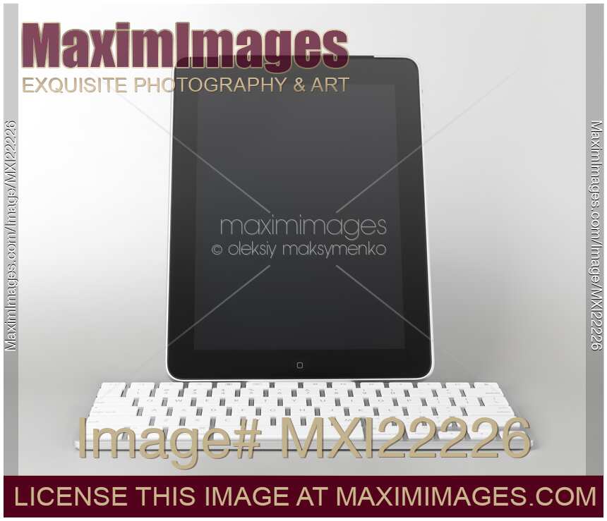 Apple iPad 3G Tablet with a Keyboard