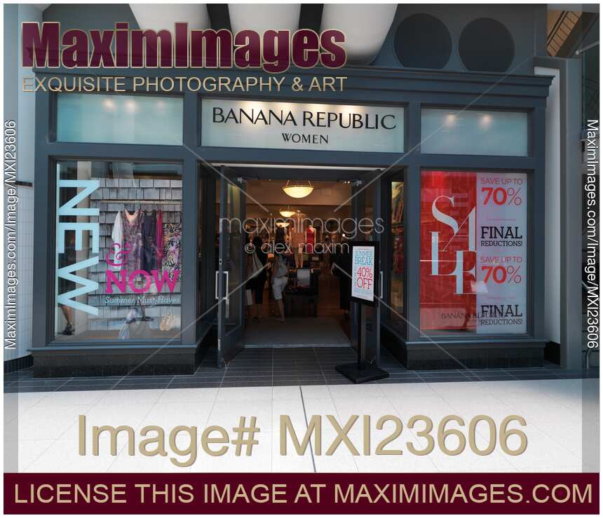 Banana Republic Store Front