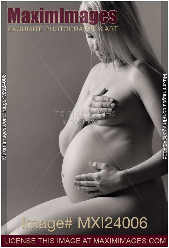Beautiful nude pregnant woman