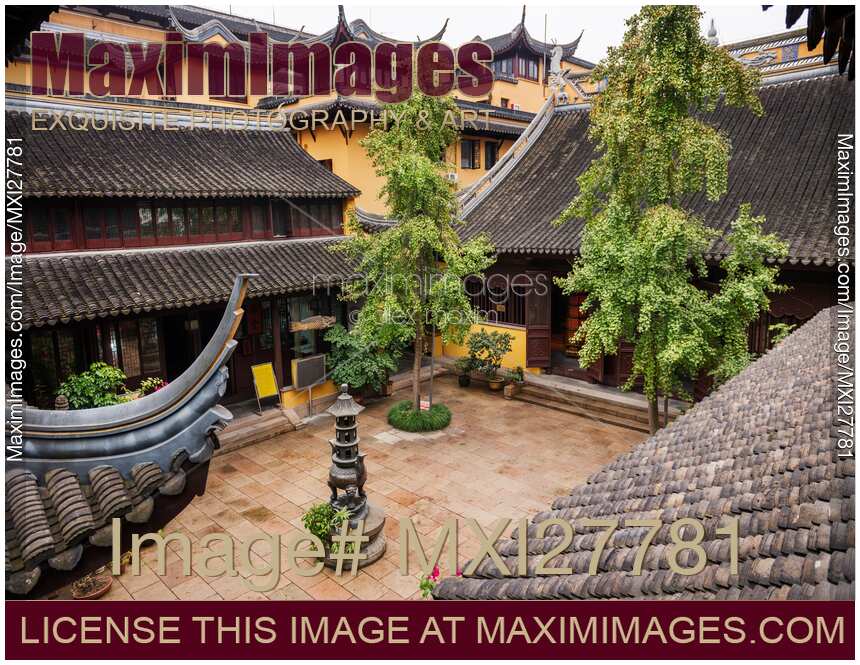 Chen Xiang Buddhist monastery in Shanghai China