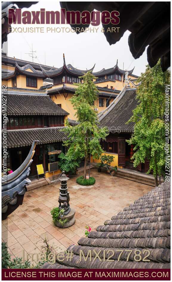 Chen Xiang Buddhist monastery in Shanghai