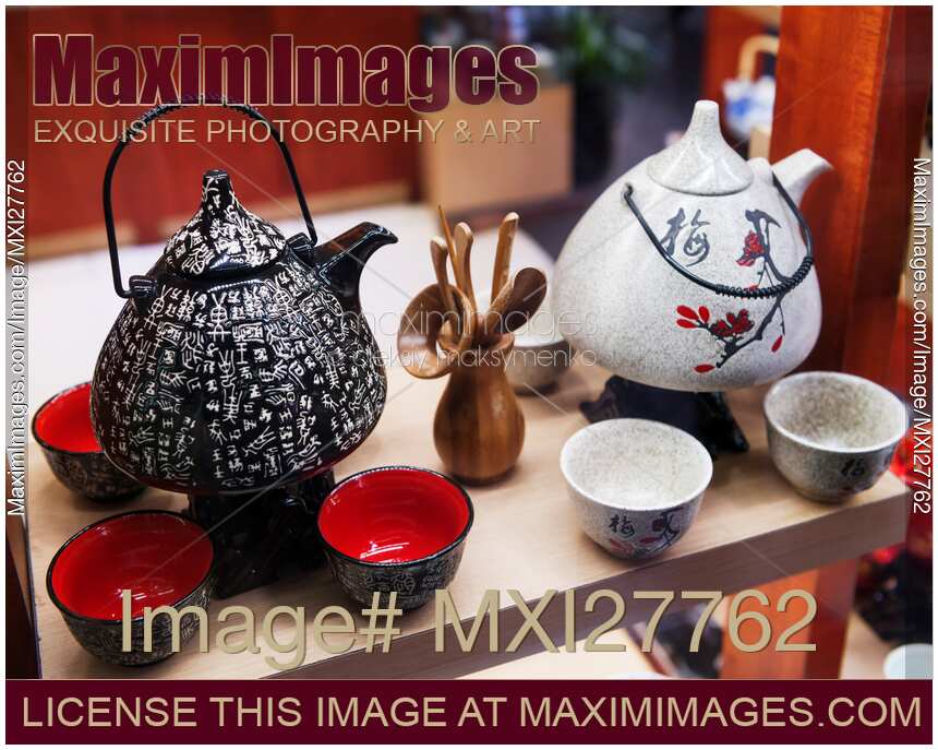 Chinese tea sets teapot and cups