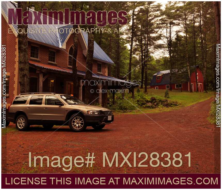 Country house and a car in Muskoka Ontario