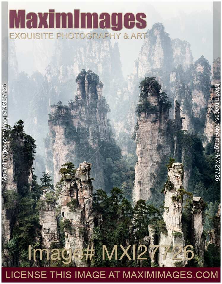 Floating mountains Zhangjiajie National Forest Park
