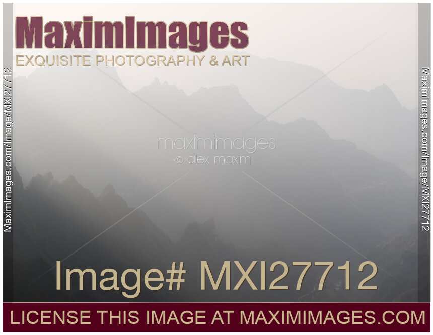 Foggy mountans at Tianmen Zhangjiajie