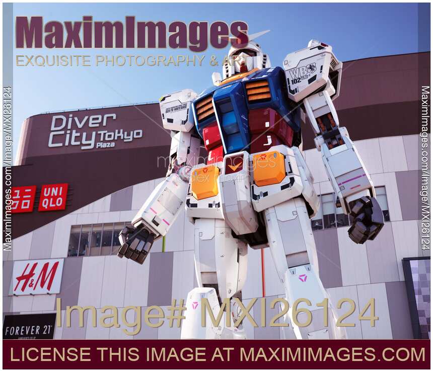 Gundam giant statue in Diver City Tokyo Japan