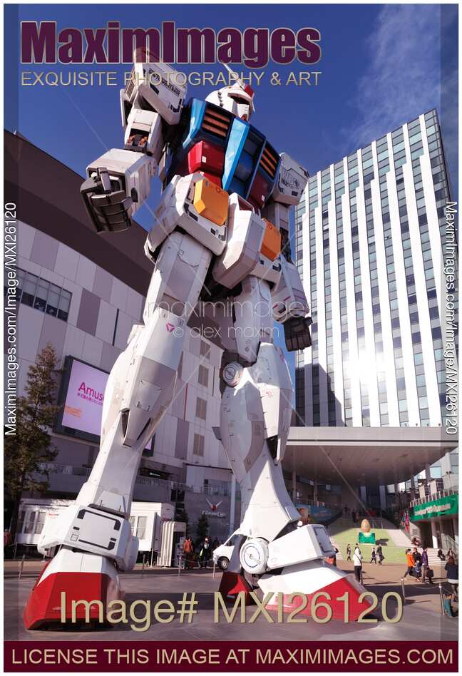 Gundam statue at Diver City Odaiba Tokyo
