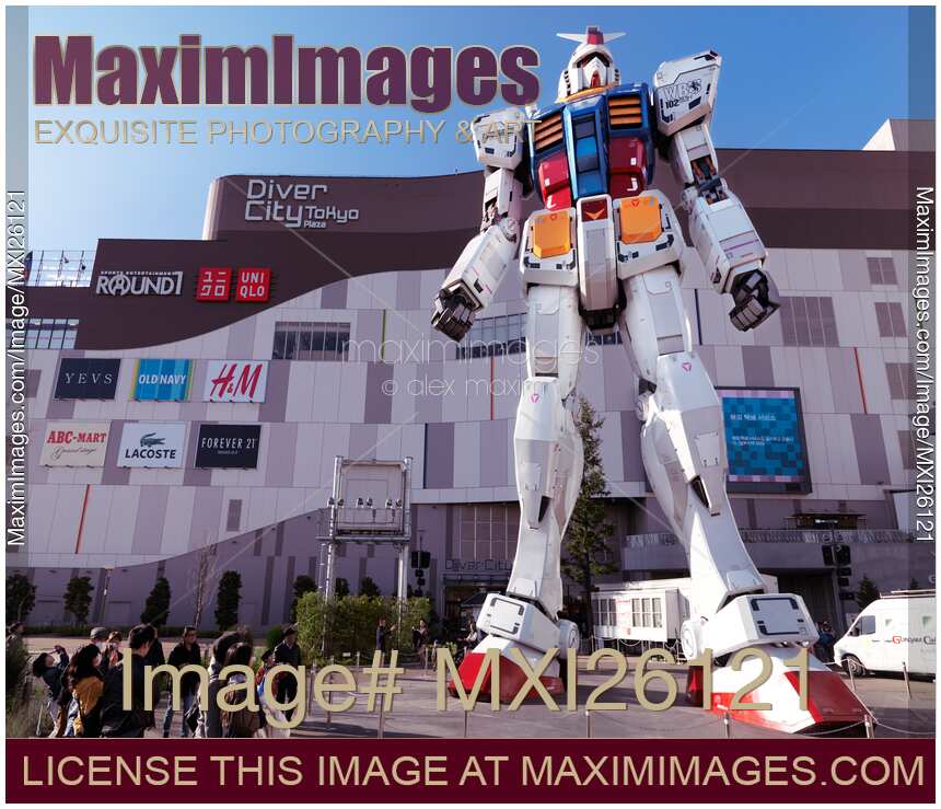 Gundam statue in front of Diver City Odaiba Tokyo