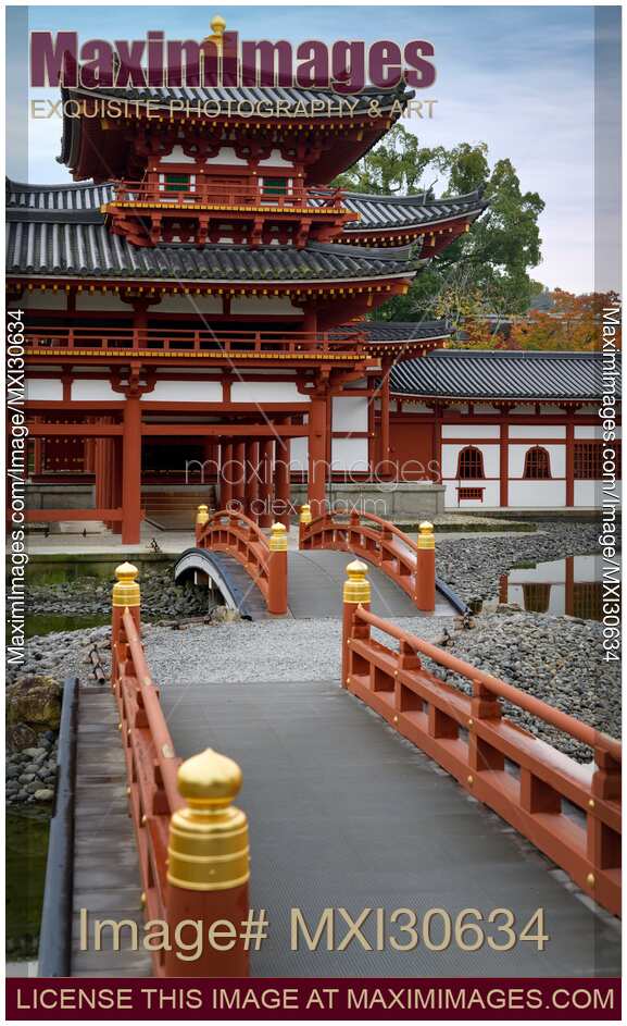 Hirabashi and Soribashi bridges leading to the Phoenix Hall Ho-o-do of Byodoin temple in Uji Japan
