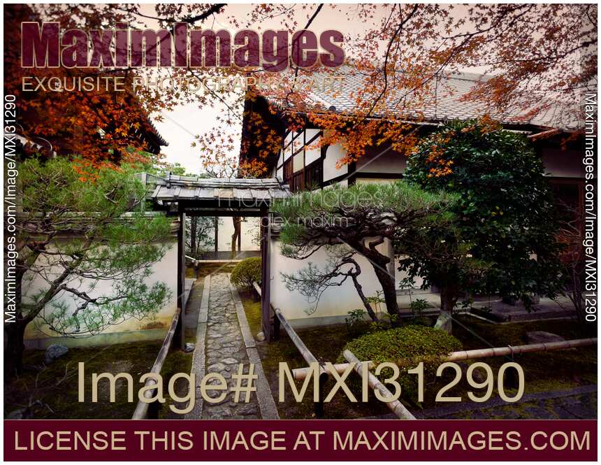 Inner courtyard garden at Daitoku-ji temple in Kyoto