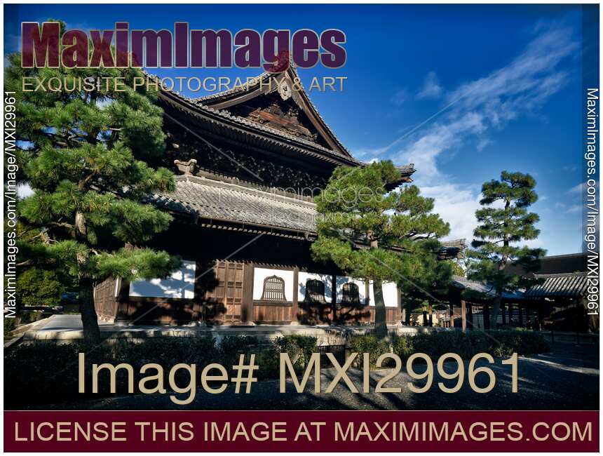 Kennin-ji Buddhist temple main hall in Higashiyama Kyoto