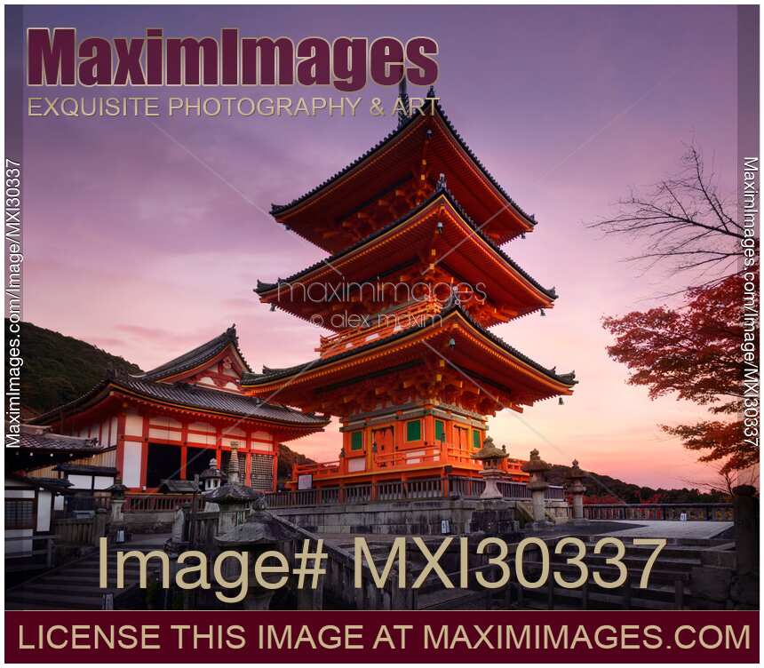 Kiyomizu-dera temple Sanjunoto pagoda in Kyoto autumn sunrise