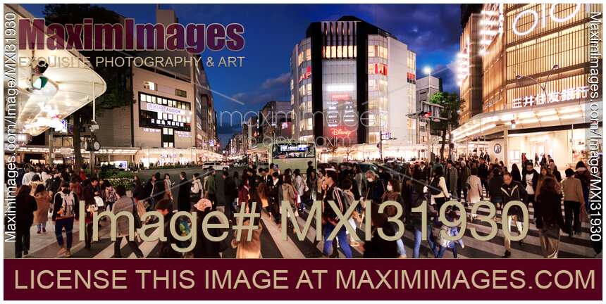 Kyoto downtown night city scenery people crossing Kawaramachi and street intersection