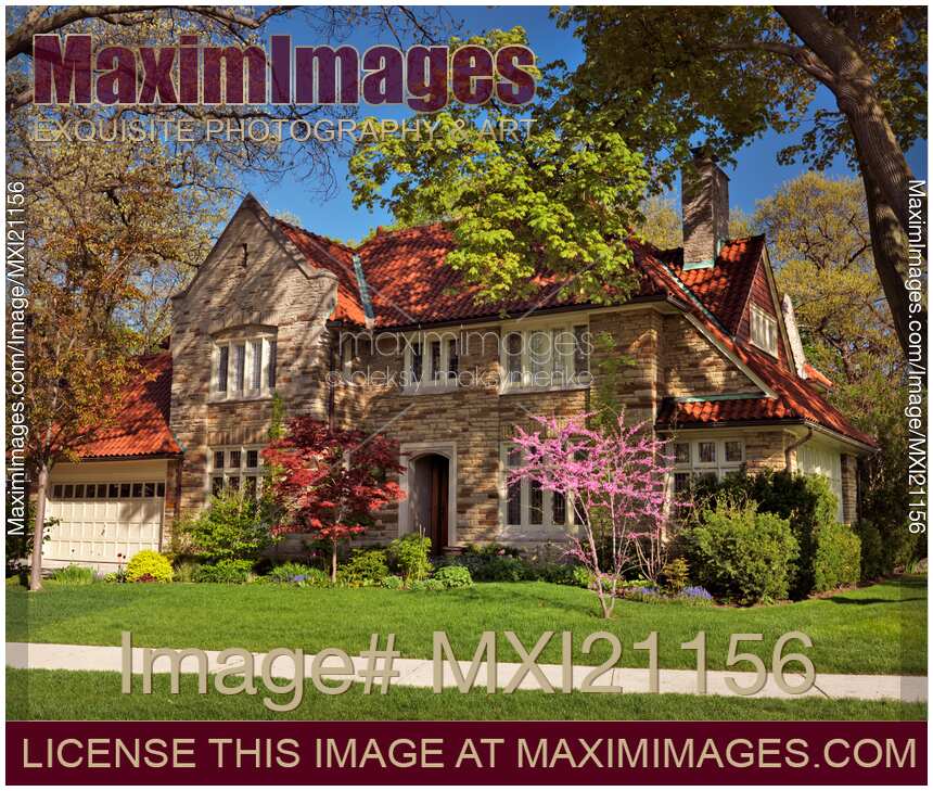 Large beautiful family house in Toronto West