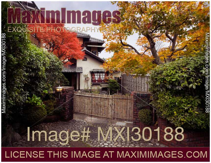 Large house with a garden in Kyoto in traditional Japanese architectural style