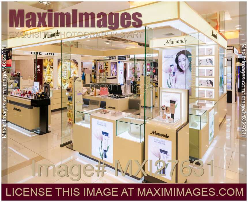 Mamonde cosmetics and makeup store display