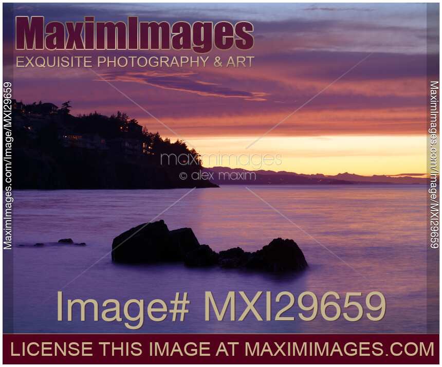 Nanaimo BC pink sunset beautiful scenery of the ocean coast on Vancouver Island