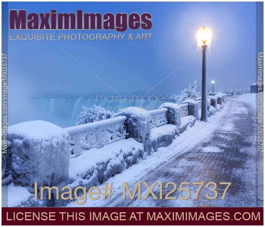 Niagara Falls city wintertime scenery