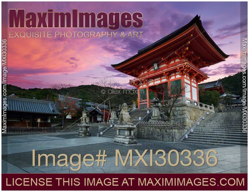 Nio-mon gate of Kiyomizu-dera Buddhist temple at sunrise in Kyoto Japan