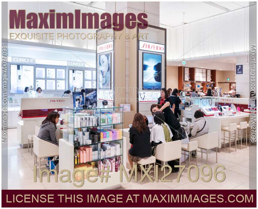 People at Shisheido makeup store
