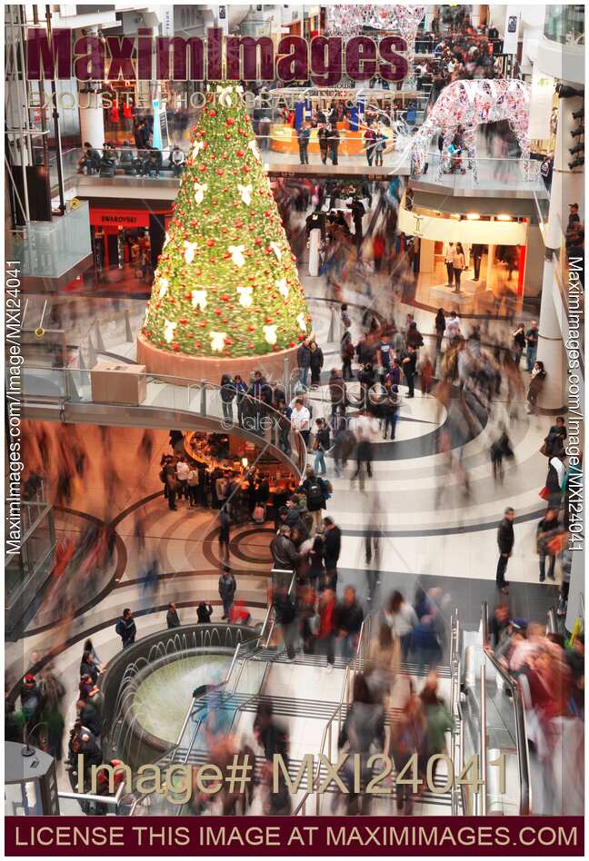 People on Boxing Day at Toronto Eaton Centre