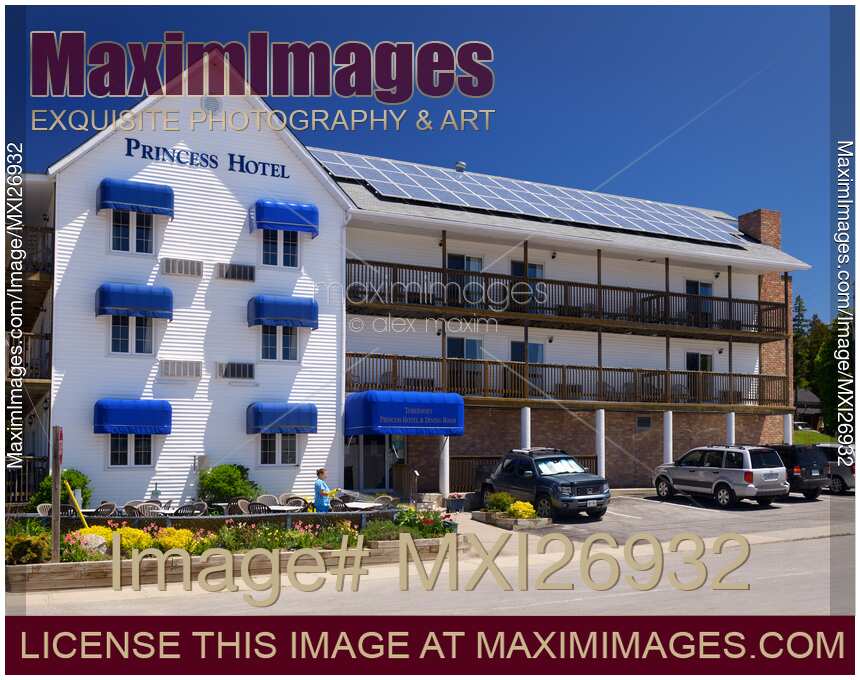 Princess Hotel in Tobermory Canada