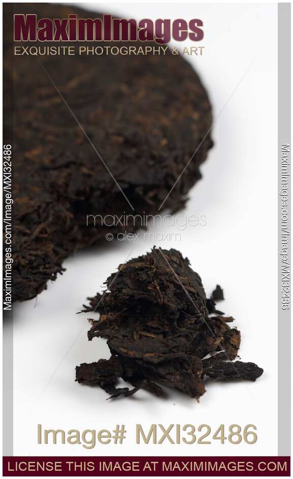 Pu-er Pu-erh fermented Chinese black tea Bingcha closeup