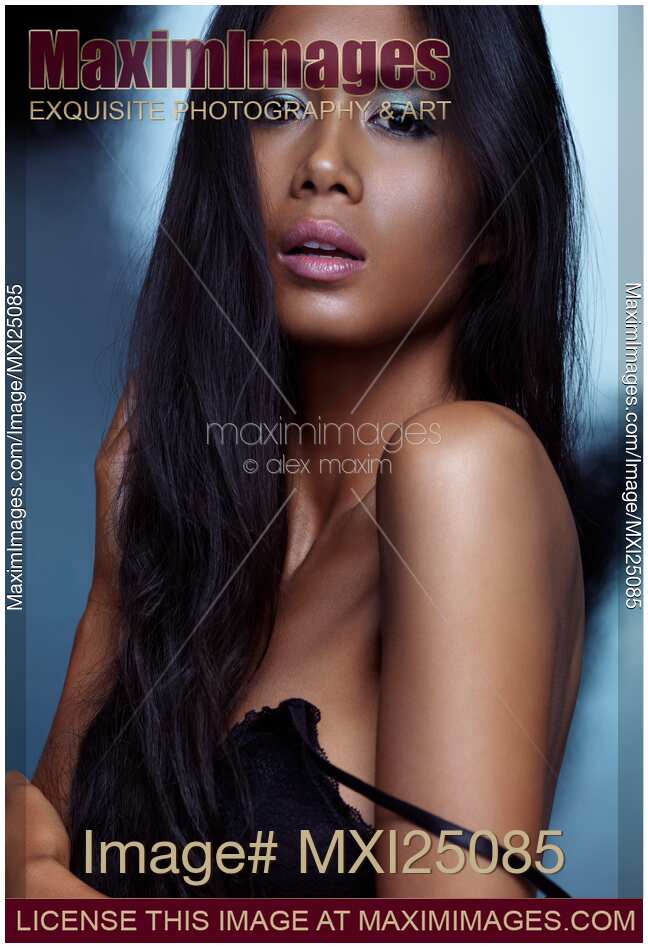 Sensual beauty portrait of sexy young brunette woman