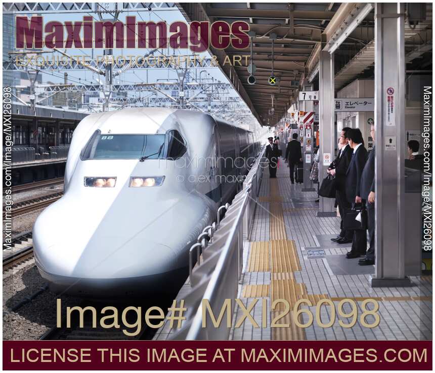 Shinkansen bullet train JR-700 at a platform