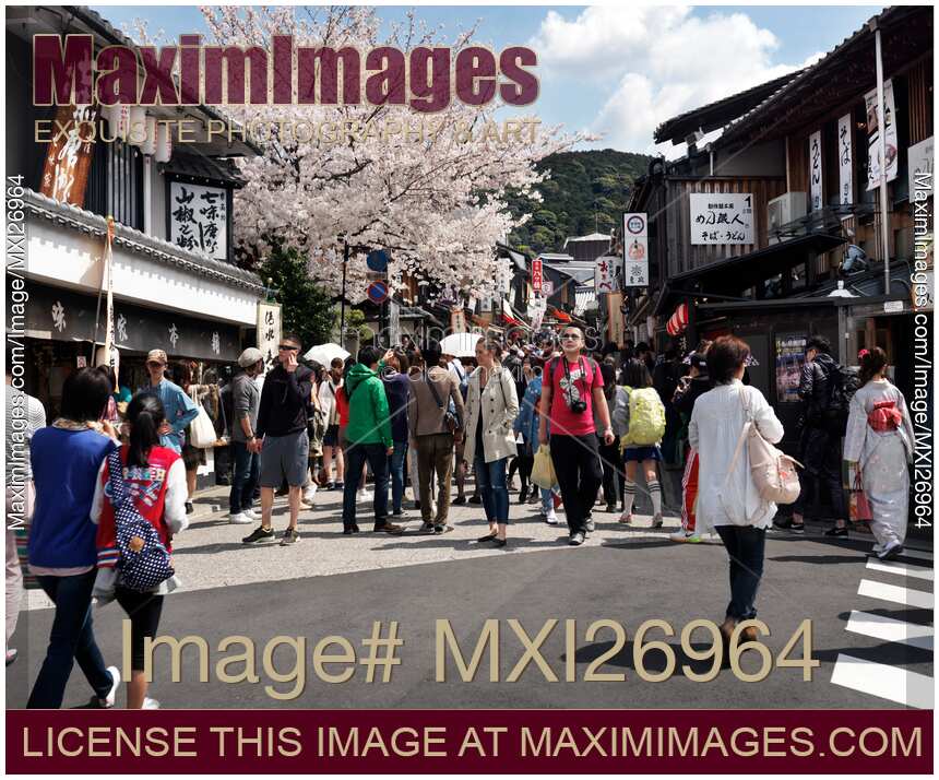 Tourists on Matsubara dori street in Kyoto