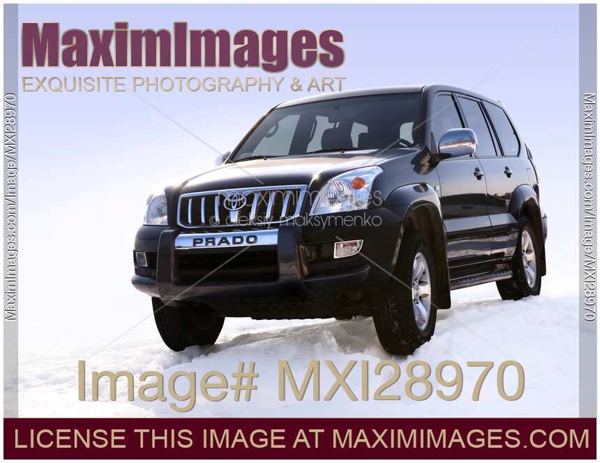 Toyota Land Cruiser Prado on Snow