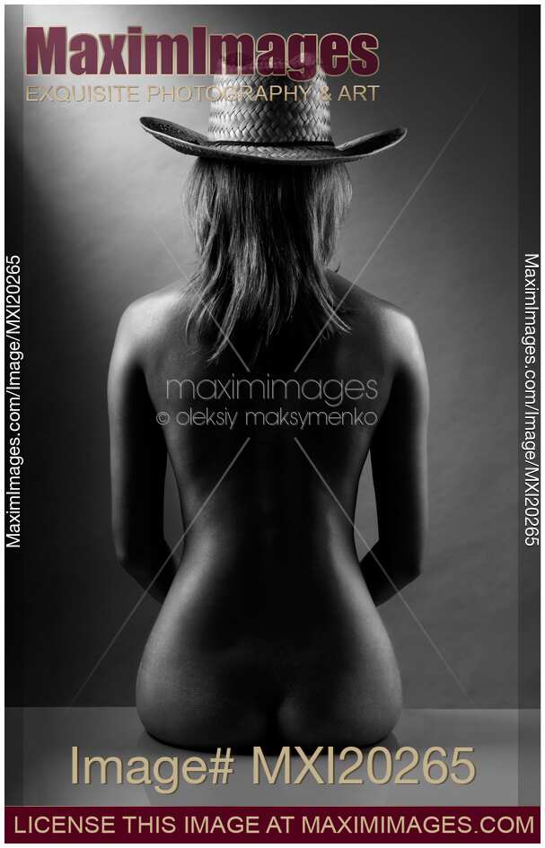 Woman nude back black and white