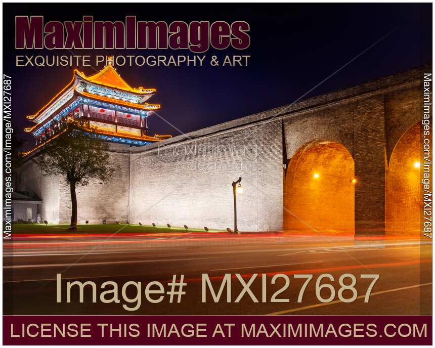 Xi'an city wall at night