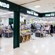 Tokyu Hands department store in Tokyo... (thumbnail)
