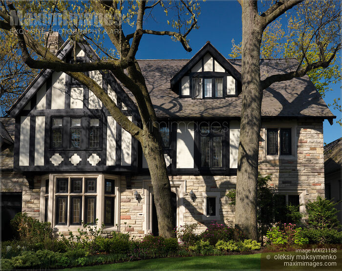 Stock photo of Family House Buy commercial use license at MaximImages