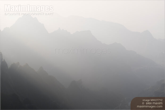Foggy mountans at Tianmen Zhangjiajie Stock photo of Foggy mountans at Tianmen Zhangjiajie Buy commercial use license at MaximImages