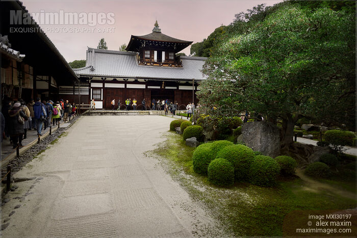 Kaizando hall of Tofukuji temple with a geometrical white gravel Zen garden Stock photo of Kaizando hall of Tofukuji temple with a geometrical white gravel Zen garden Buy commercial use license at MaximImages