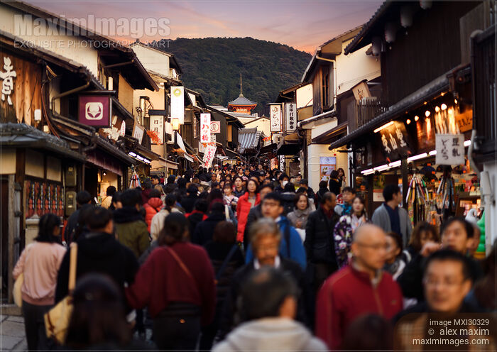 Matsubara dori street at sunset near Kiyomizu-dera in Kyoto Stock photo of Matsubara dori street at sunset near Kiyomizu-dera in Kyoto Buy commercial use license at MaximImages
