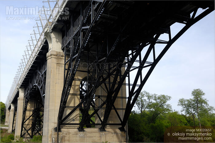 The Prince Edward Viaduct in Toronto Stock photo of The Prince Edward Viaduct in Toronto Buy commercial use license at MaximImages