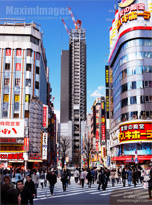 Stock photo of Tokyo Shinjuku highrise building construction Buy commercial use license at MaximImages