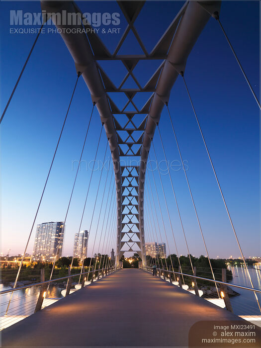 Stock photo of Toronto The Humber River Arch Bridge Buy commercial use license at MaximImages
