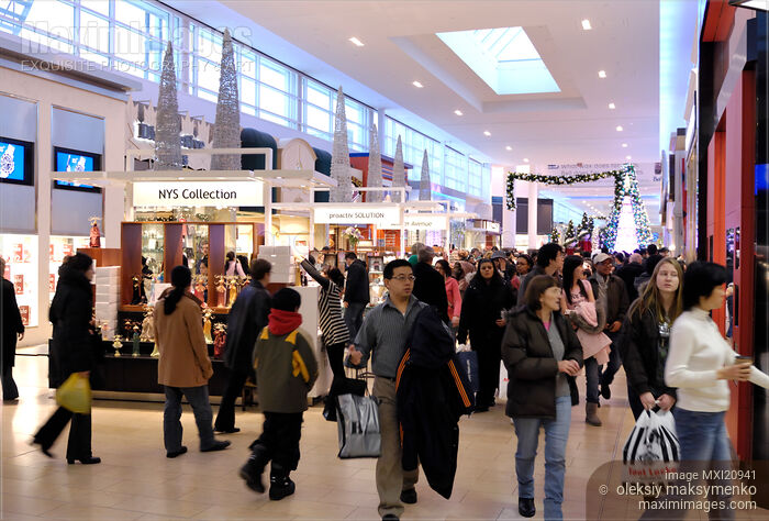 Yorkdale Shopping Centre on Boxing Day Stock photo of Yorkdale Shopping Centre on Boxing Day Buy commercial use license at MaximImages